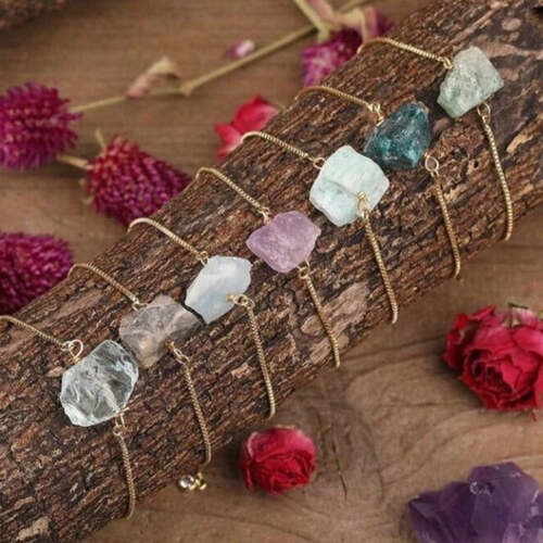 Best healing crystals for anxiety: Bracelets and necklaces