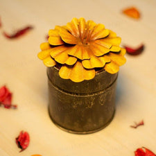 Scented Floral Candle - Medium Holder